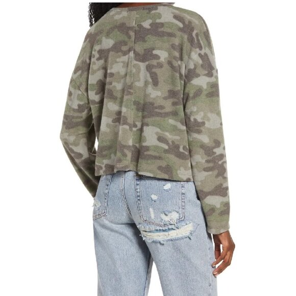 La La Land Creative Co Boxy Camo Top - Picture 2 of 3